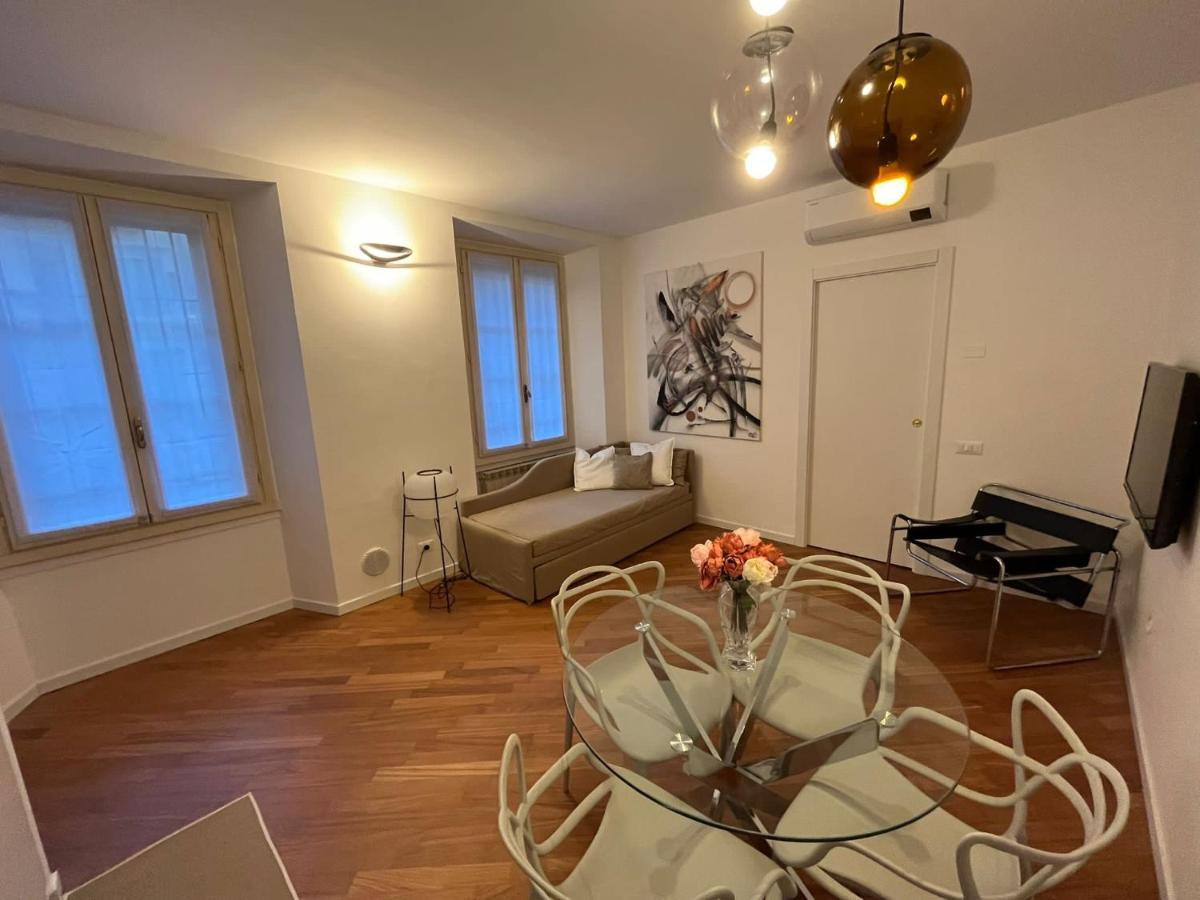 Casa Vercelli Delizioso Bilocale Moderno Nella Vecchia Milano Kültér fotó