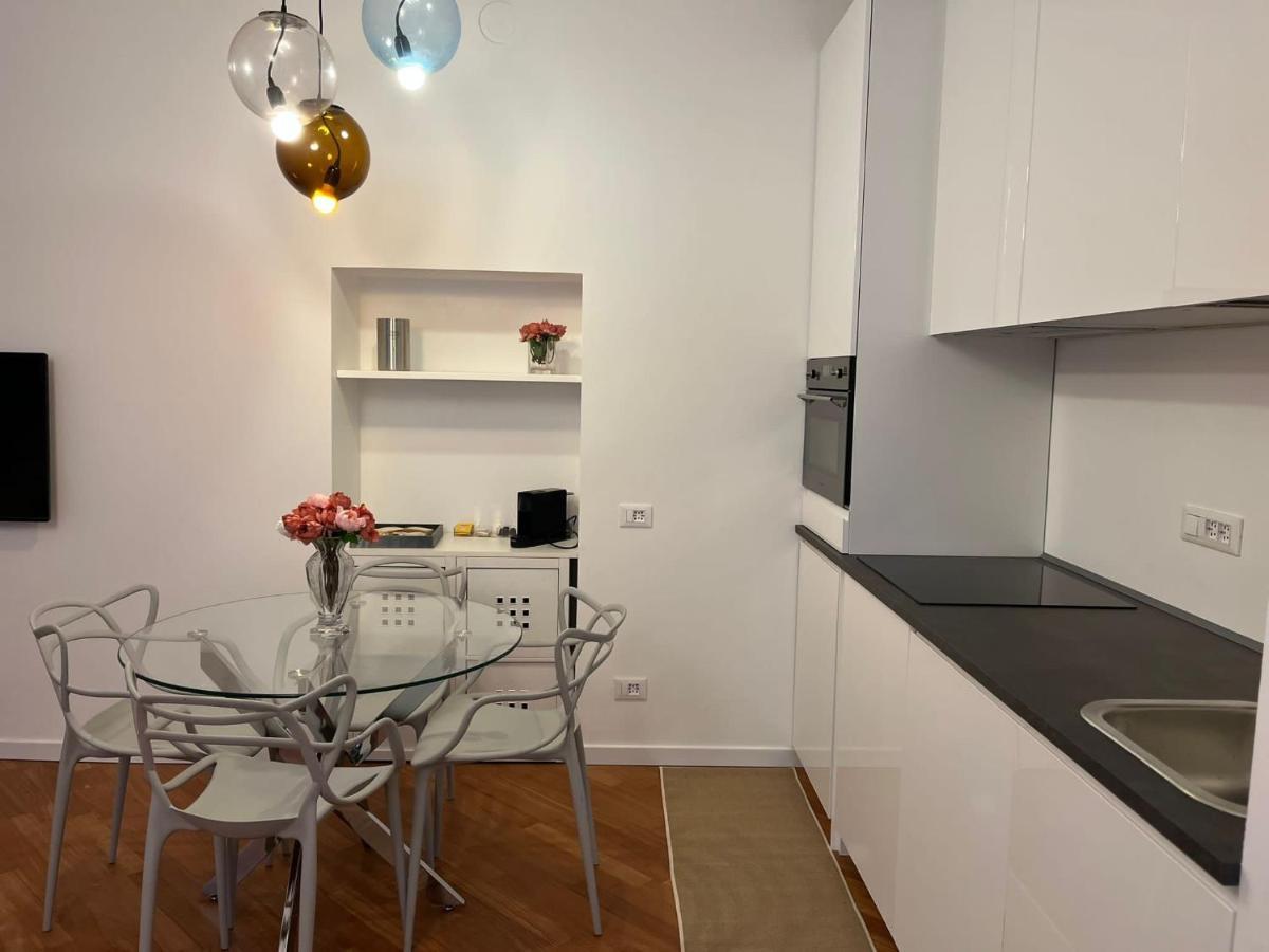 Casa Vercelli Delizioso Bilocale Moderno Nella Vecchia Milano Kültér fotó