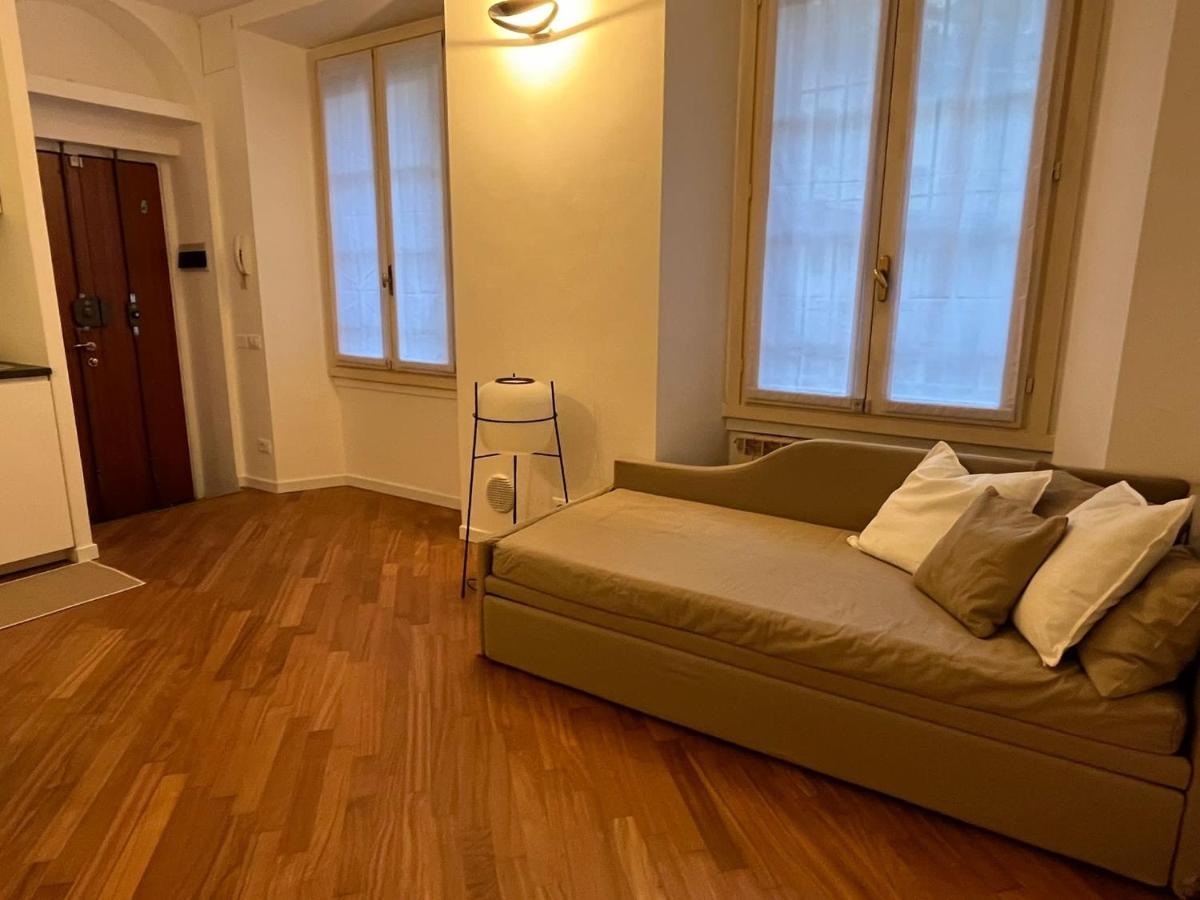 Casa Vercelli Delizioso Bilocale Moderno Nella Vecchia Milano Kültér fotó