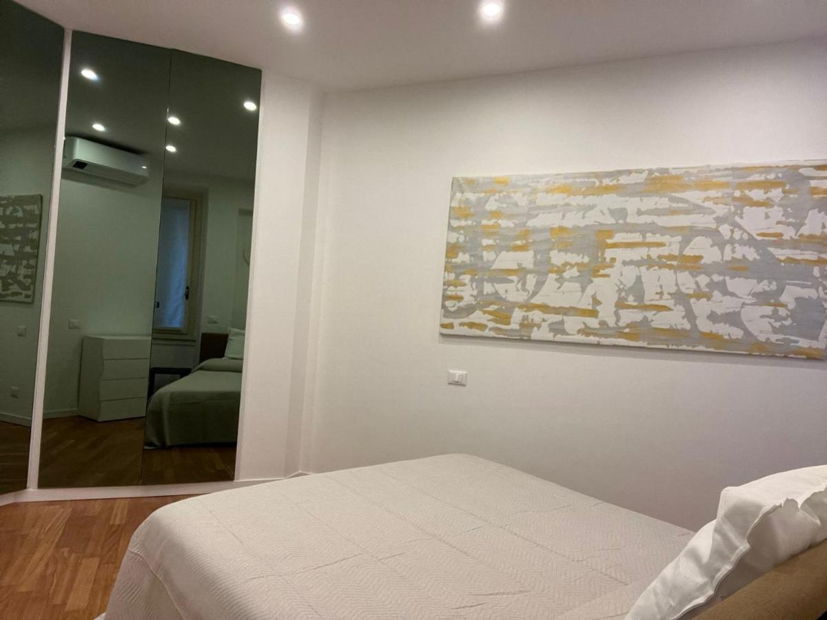 Casa Vercelli Delizioso Bilocale Moderno Nella Vecchia Milano Kültér fotó